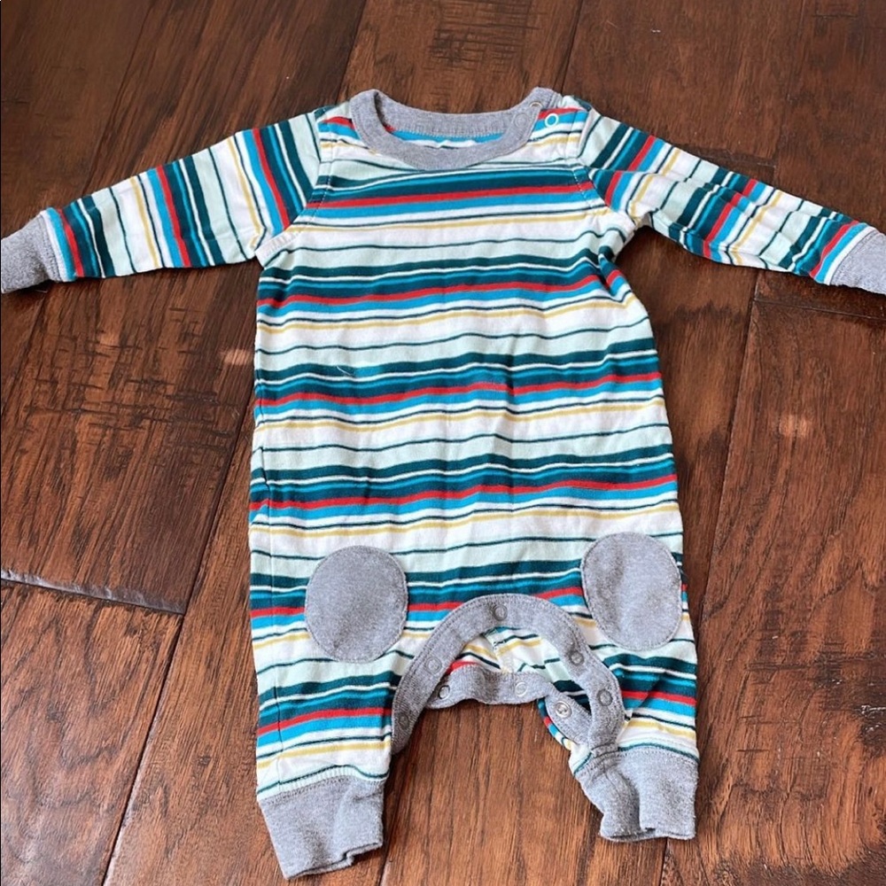 Tea. 0-3m. Like new condition.